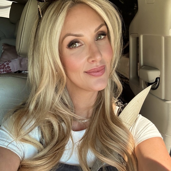 Meet your Posher, Karli - Picture 1 of 1